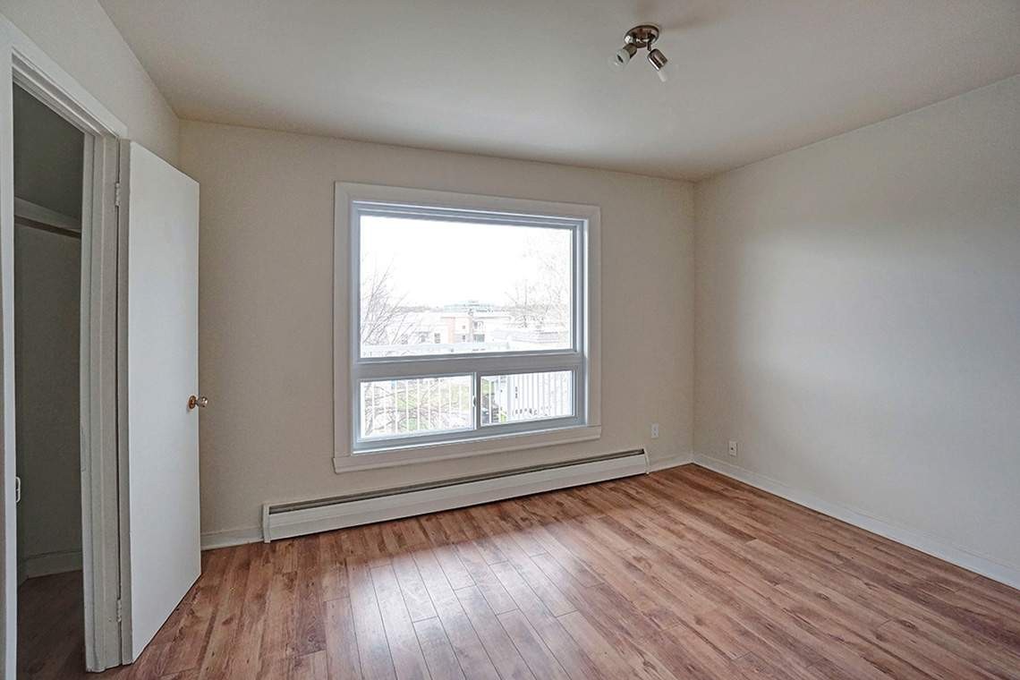 Place Lortie - Photo 3 of 7