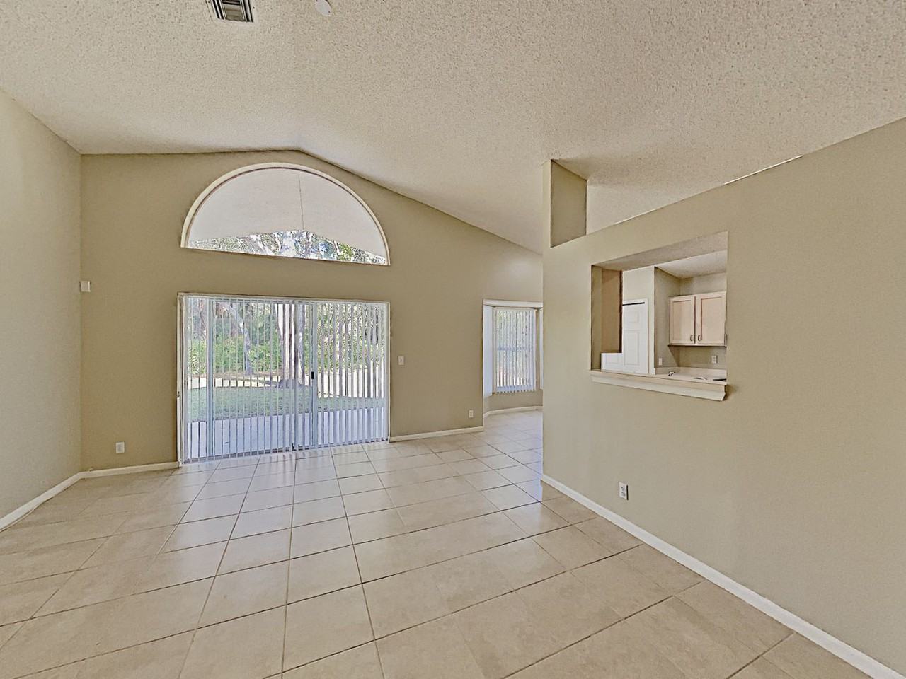 15103 Oak Chase Ct - Photo 3 of 16