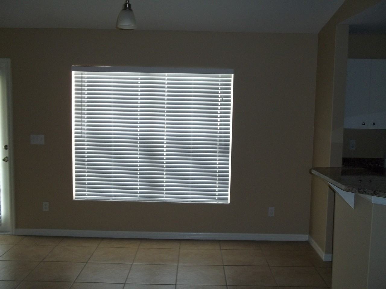 173 Aurora Ave S - Photo 3 of 19