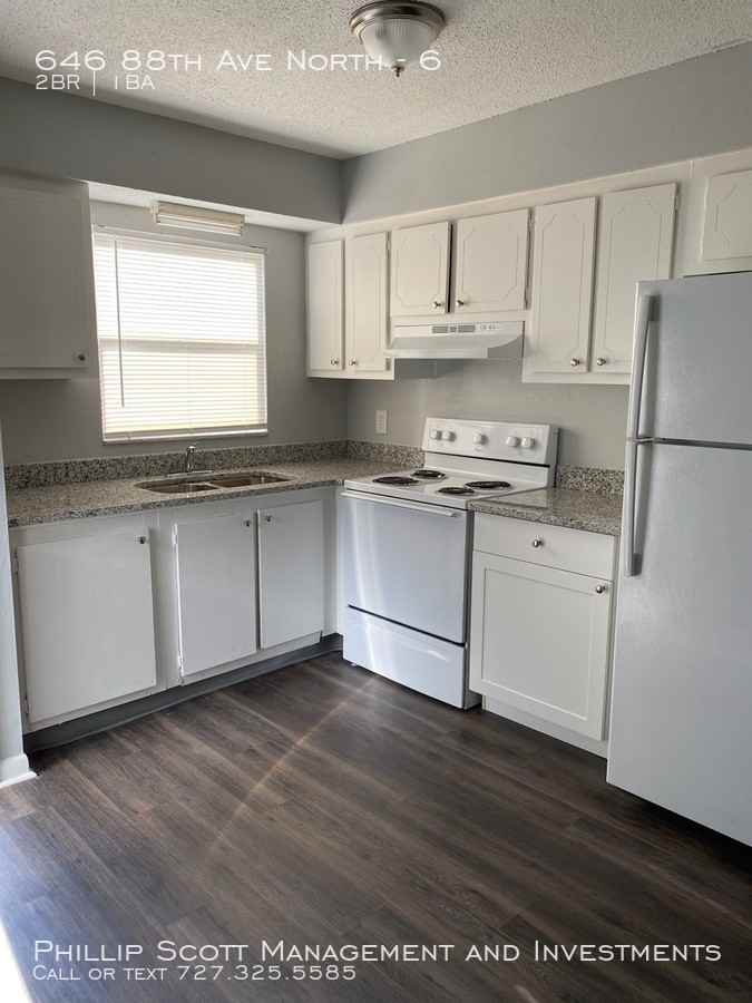 528 88th Ave N - Photo 3 of 6