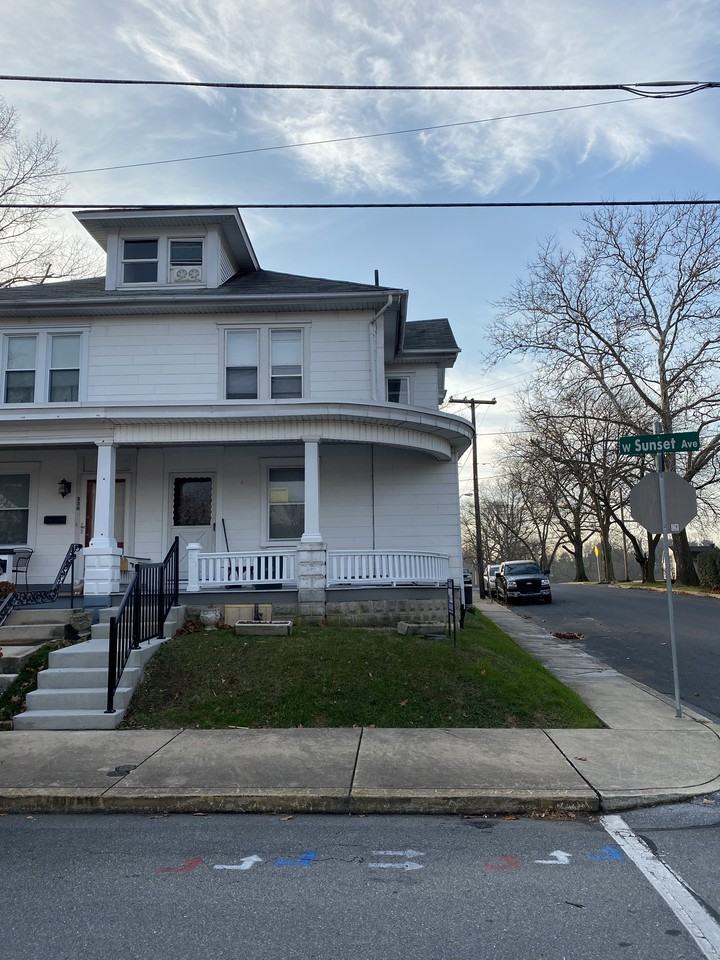 332 W Sunset Ave - Photo 2 of 18