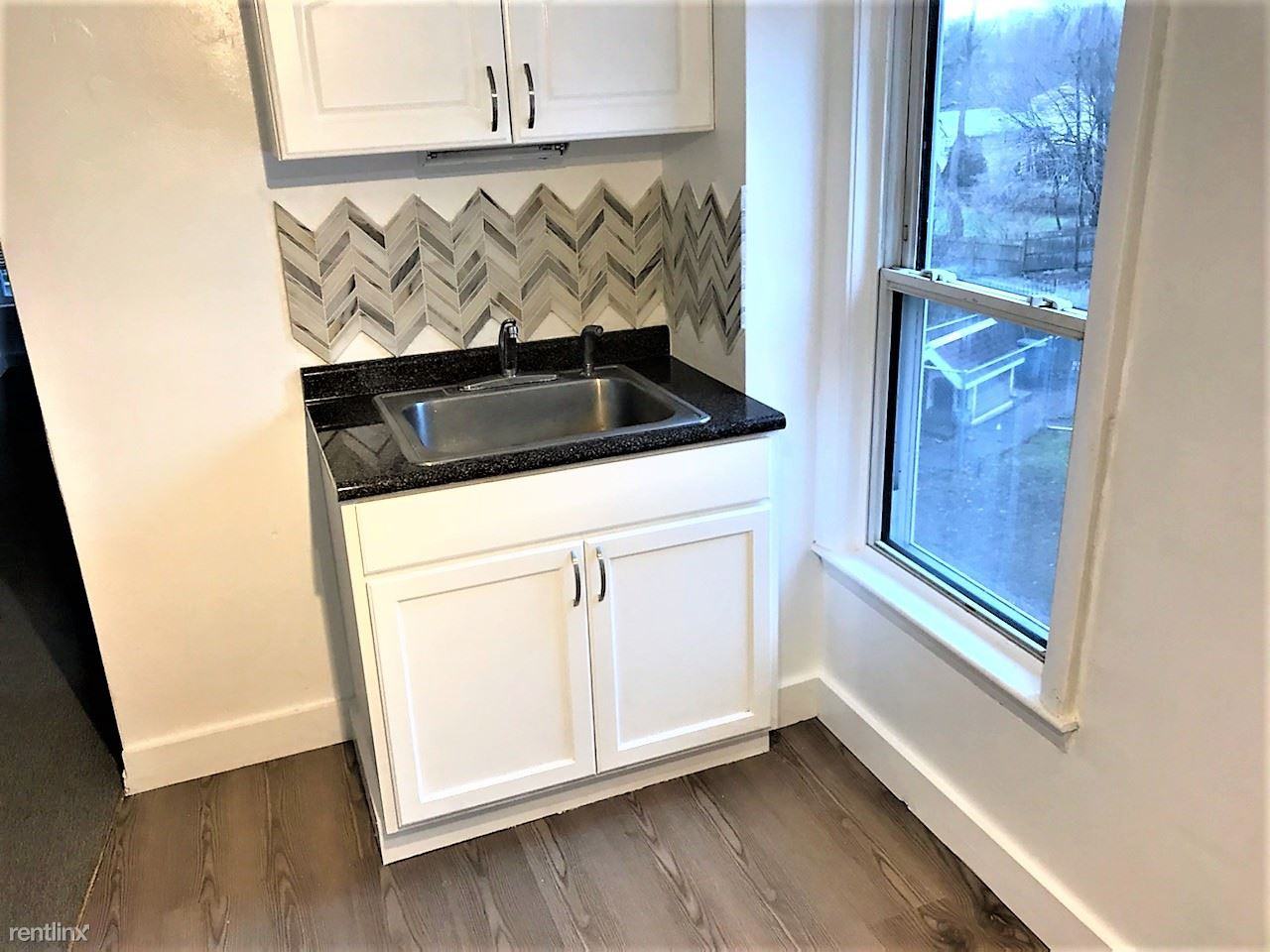 396 East St - Photo 2 of 7