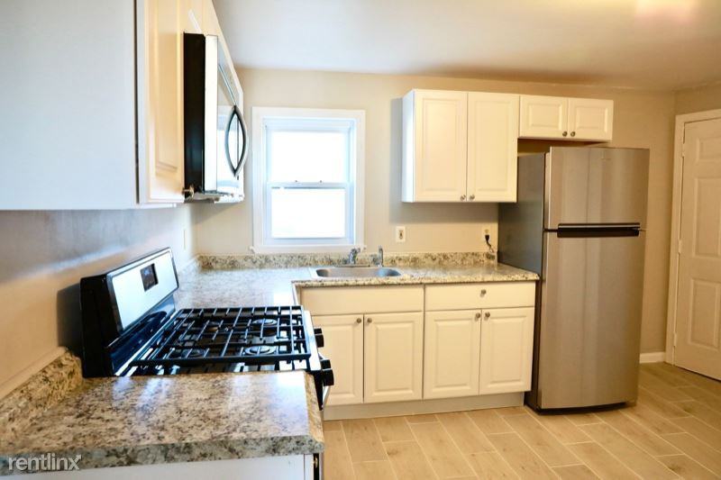 296 296 W 6th St 3 - Photo 2 of 21