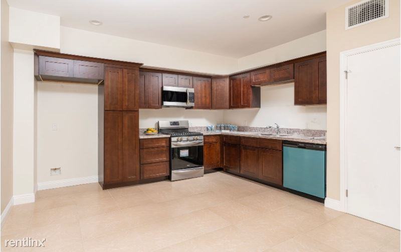 1522 Lomita Blvd - Photo 3 of 14