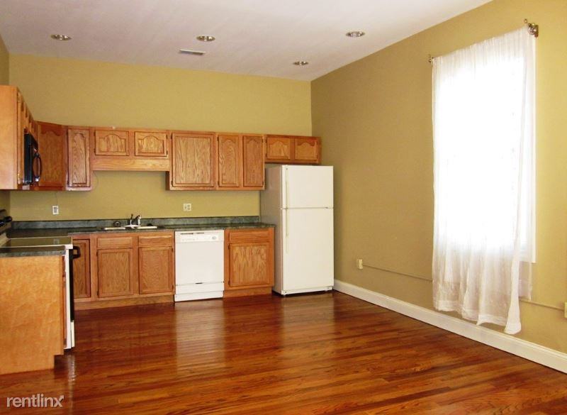 102 102 W. Main Street 9 - Photo 2 of 7