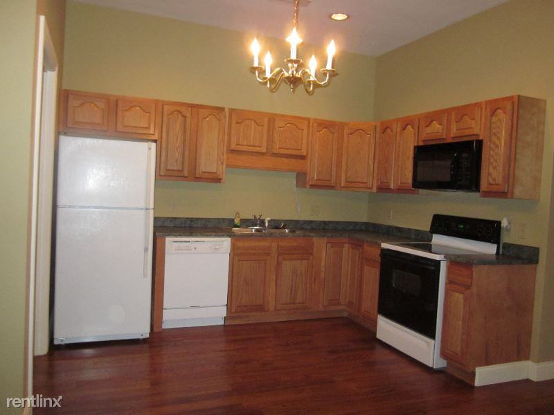 102 102 W. Main Street 9 - Photo 3 of 7
