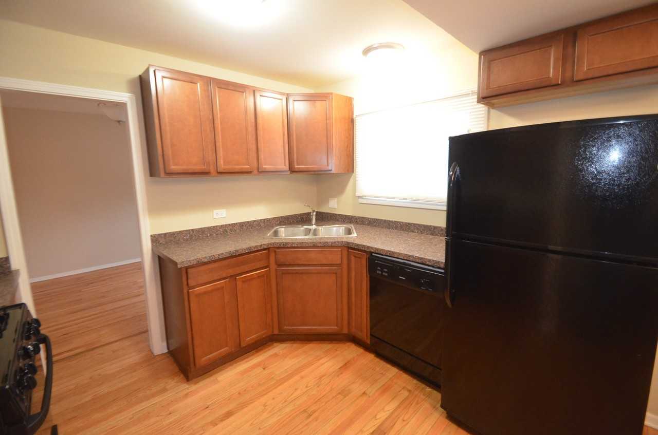 2S561 Cynthia Dr - Photo 3 of 6