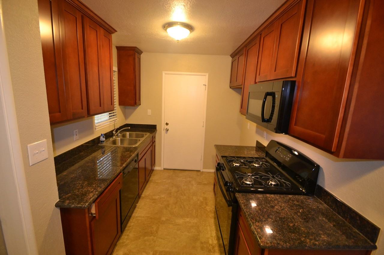 2307 Turnesa Ave - Photo 2 of 8