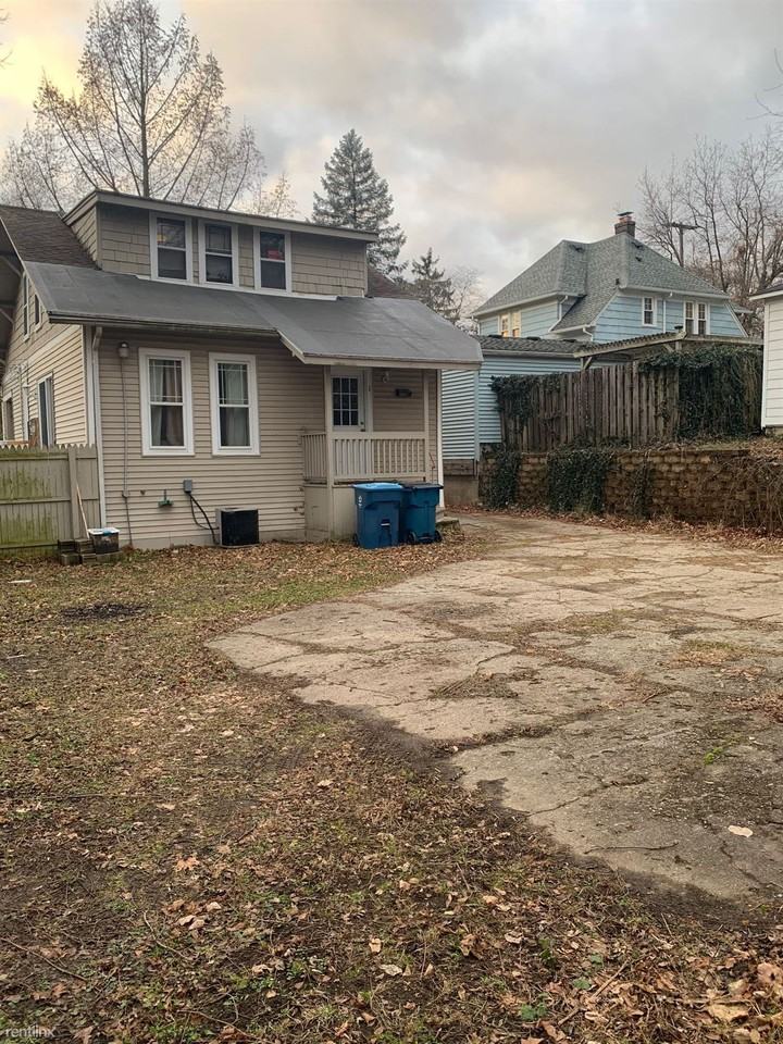 409 Sprague Ave - Photo 2 of 16