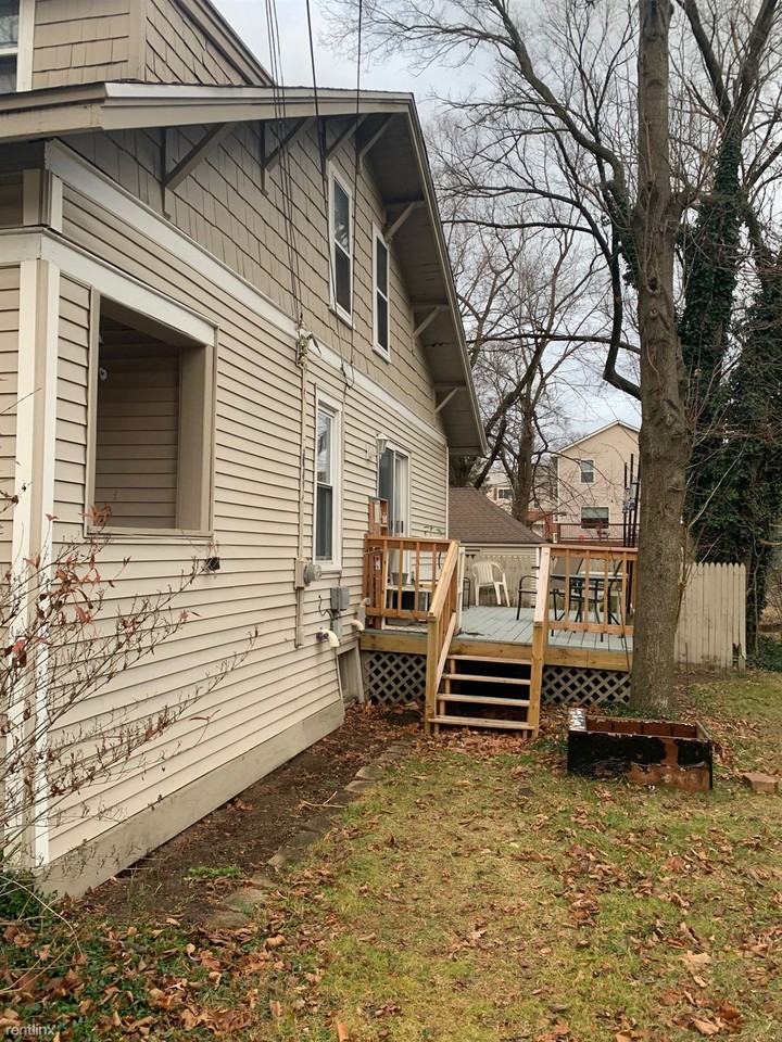 409 Sprague Ave - Photo 3 of 16