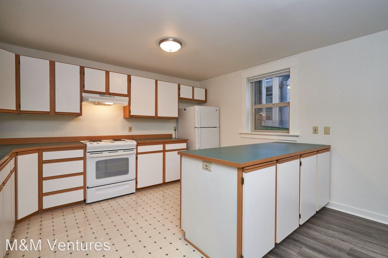 1421 2nd Ave N - Photo 3 of 25