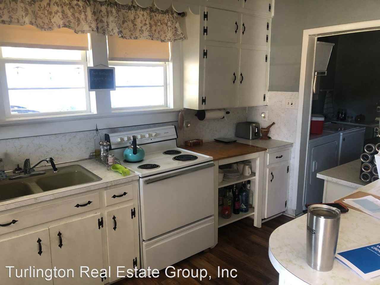 408 S 15th St - Photo 3 of 17