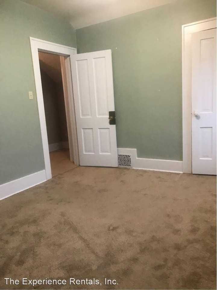 714 W 3rd St - Photo 2 of 10