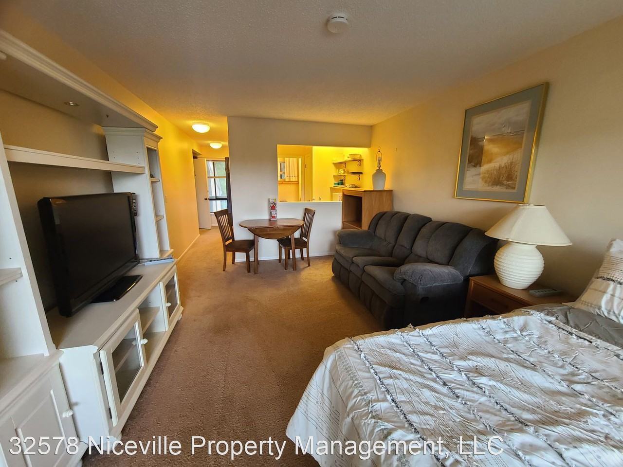 300 Yacht Club Dr - Photo 2 of 6