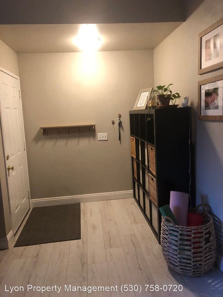 2114-16 Espana Court - Photo 3 of 17