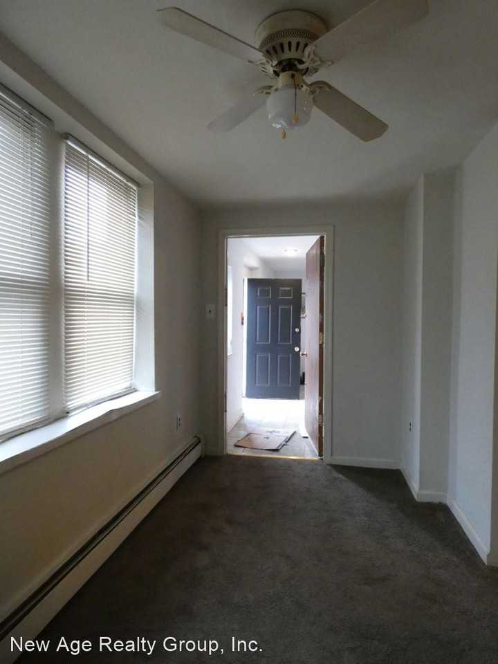 2728 Ash Street - Photo 2 of 8