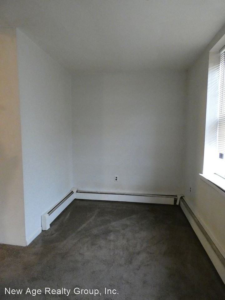 2728 Ash Street - Photo 3 of 8