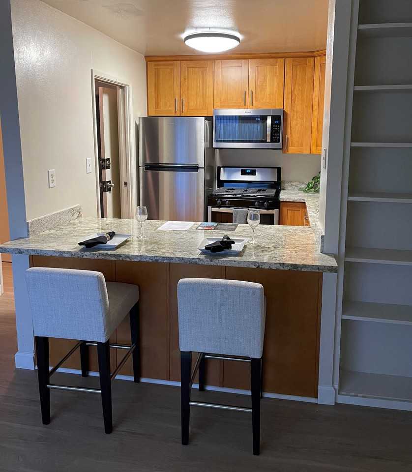 2161 Whitman Way - Photo 2 of 14