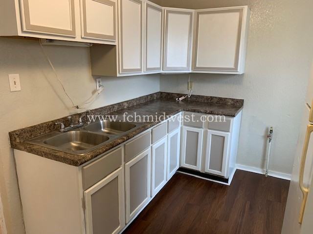 2642 Fox Ave - Photo 2 of 7