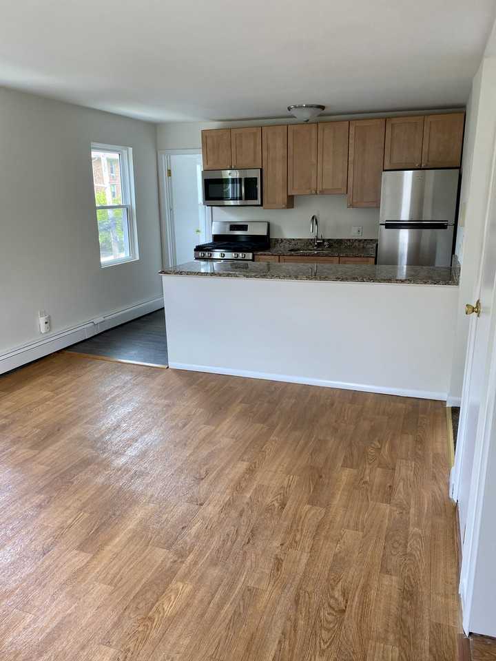 34 Trinity Place #3 - Photo 2 of 8