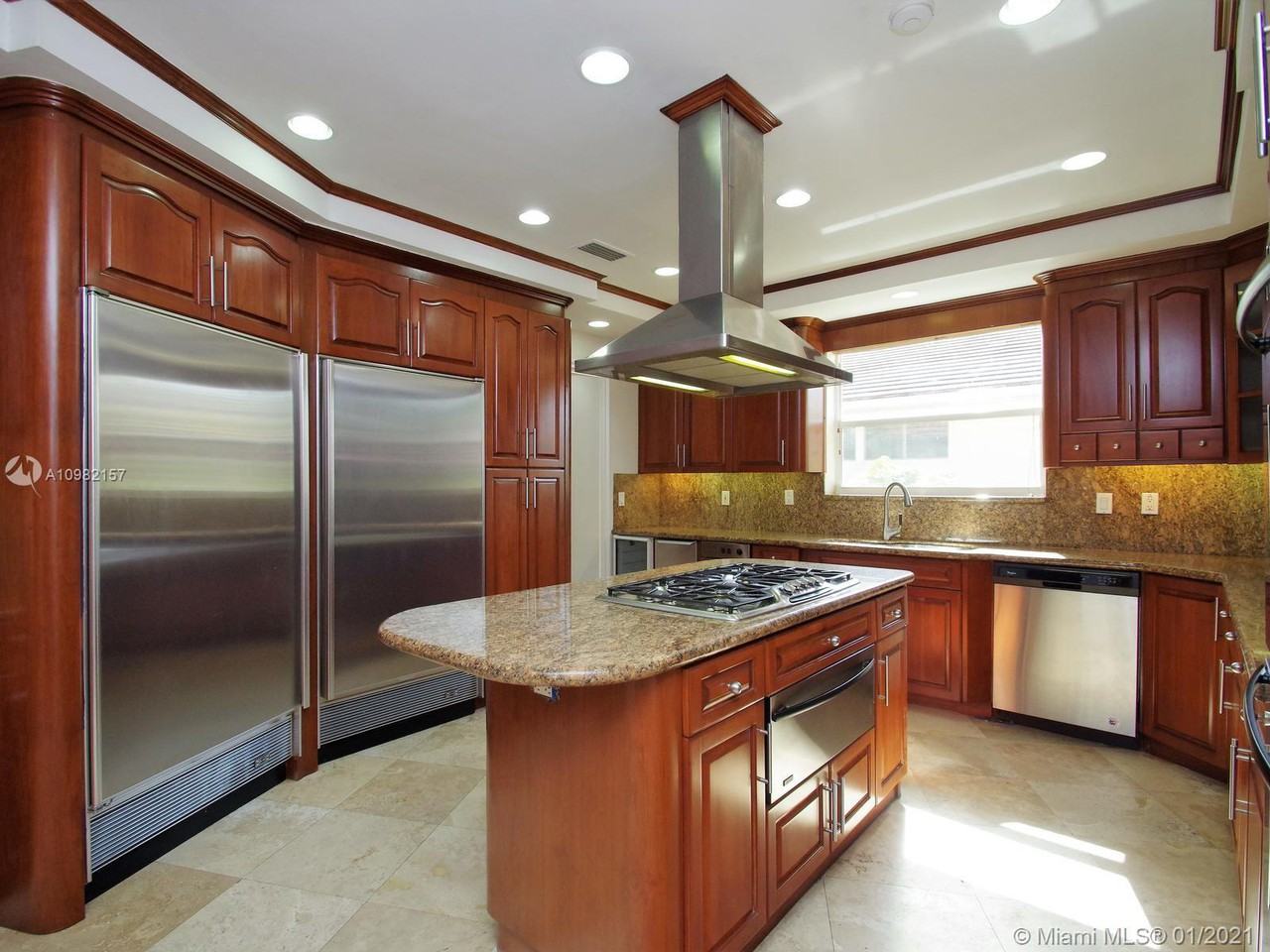 7155 East Lago Drive - Photo 3 of 9