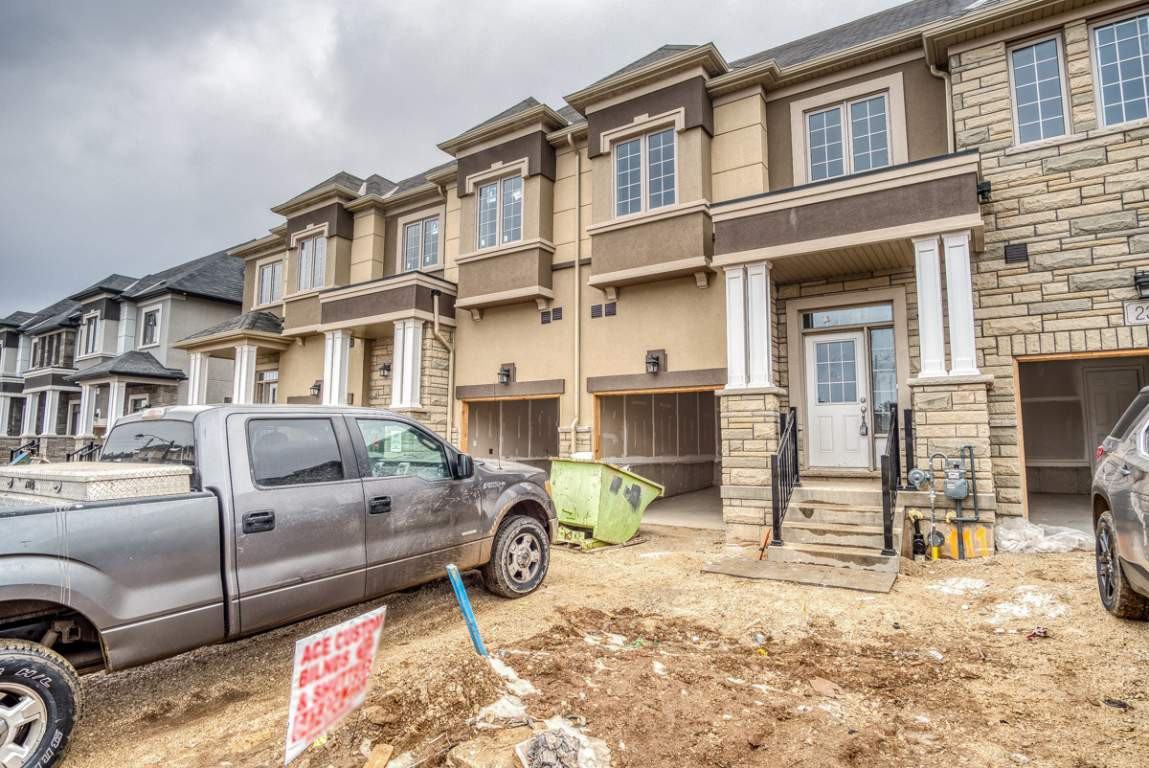 21 Bilanski Farm Road Apartments 81 Bilanski Farm Rd, Brantford, ON