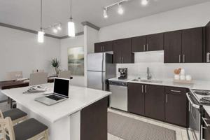 featured image of 841 Handsworth Ln