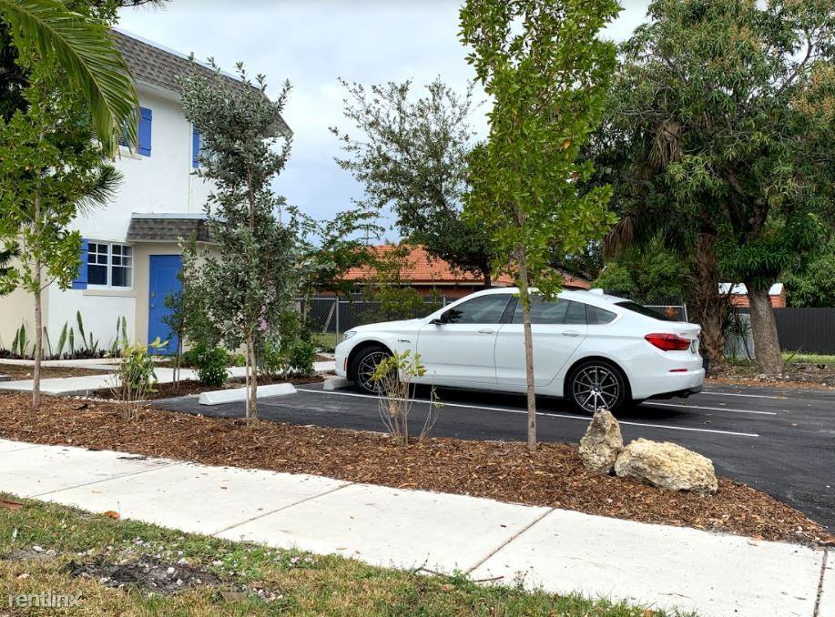 907 NW 4th St - Photo 3 of 3