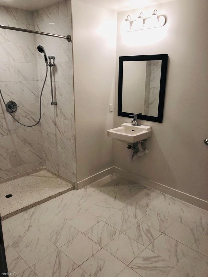 321 N 24th St - Photo 3 of 10