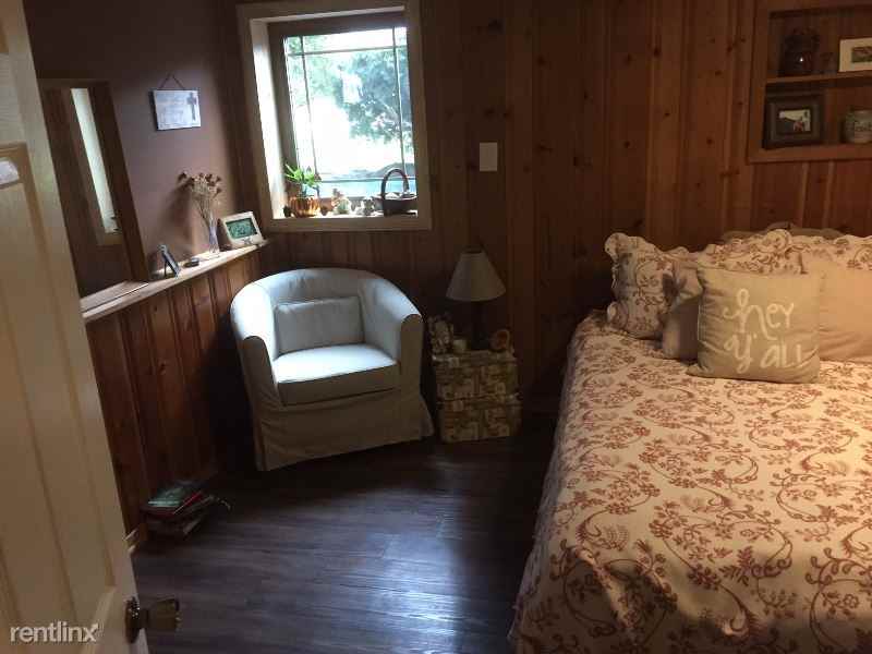 352 Marion Ave - Photo 3 of 11