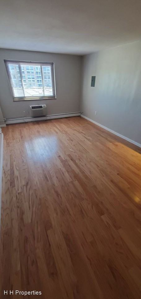 5551 Centre Ave - Photo 2 of 15