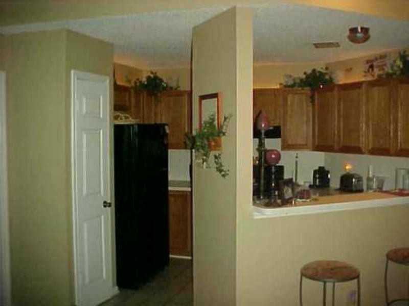 2087 Lakeview S Dr - Photo 2 of 2