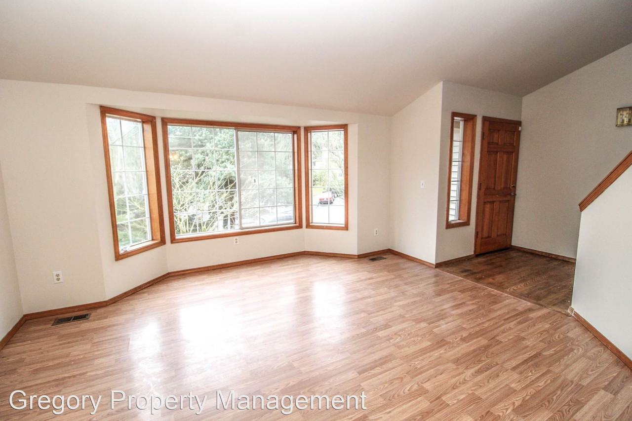 108 61st Pl Se - Photo 2 of 19