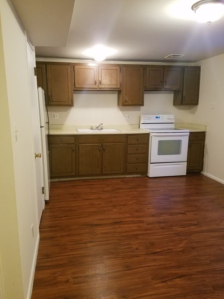 1403 S 300 E - Photo 3 of 8