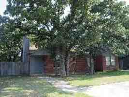 featured image of 801 Woodland Ct