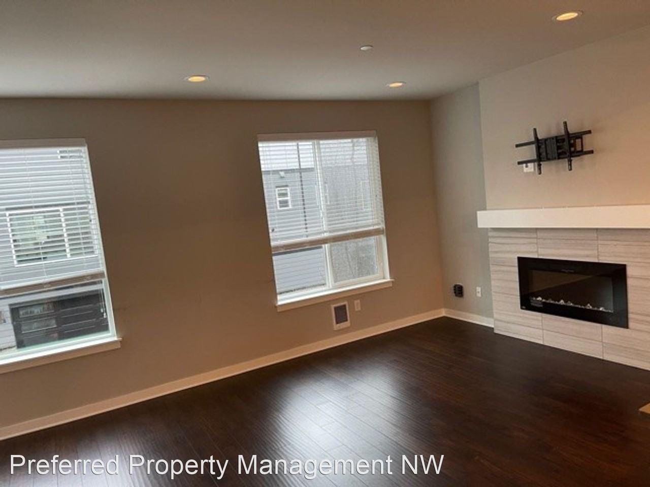 14913 14913 48th Ave W C4 - Photo 3 of 31