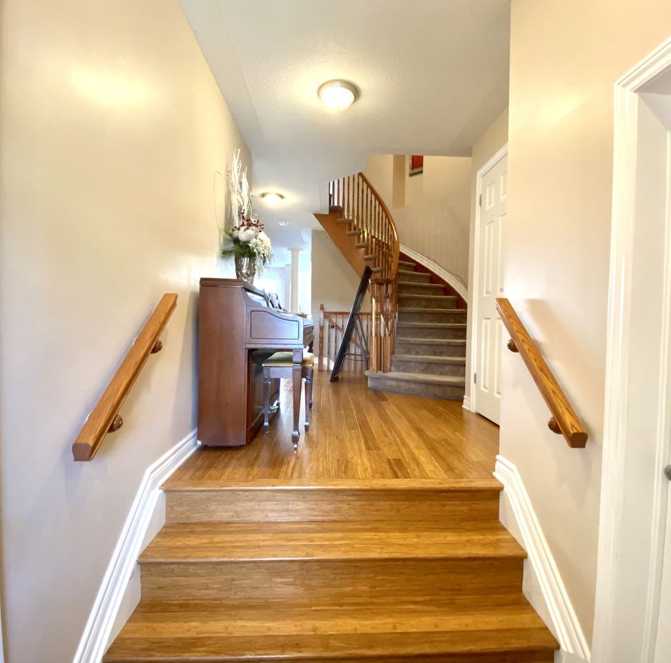 107 Montmorency Way - Photo 2 of 12