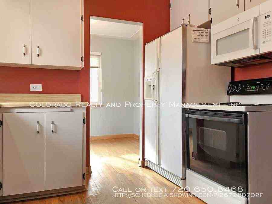 1082 S Jackson St - Photo 3 of 17
