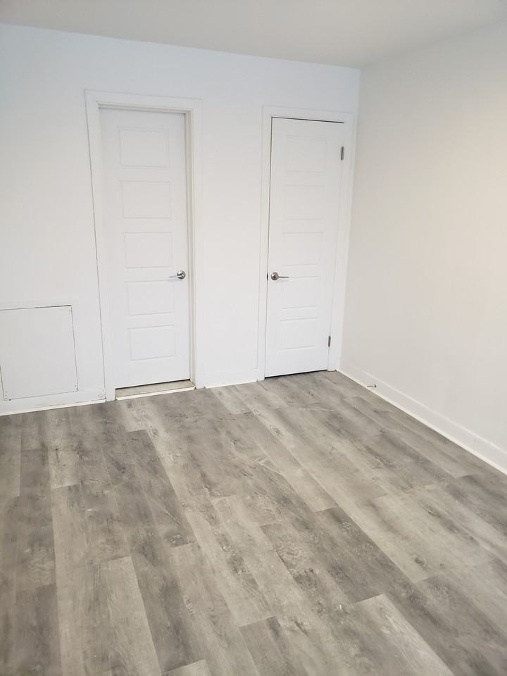3.5 Renovated NDG/CONCORDIA LOYOLA - Photo 3 of 7