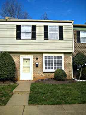 3218 Hunters Mill Ct - Photo 2 of 7