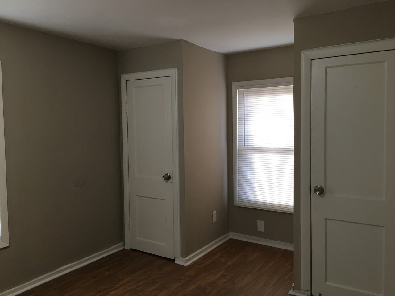9414 Muriel Avenue - Photo 3 of 6