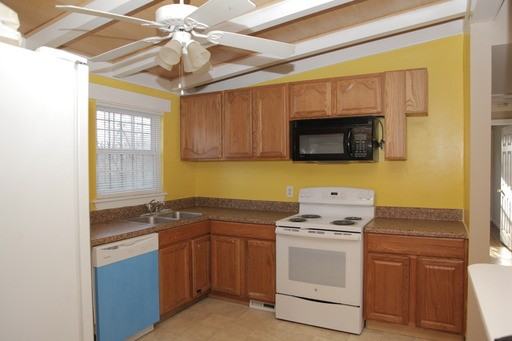 2115 Syracuse Dr - Photo 3 of 7