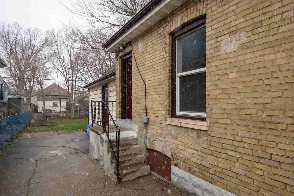 2-264 Hamilton Road - Photo 3 of 8