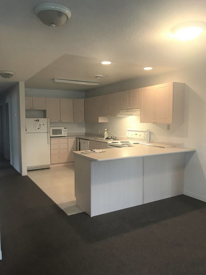 2 - 911 Richmond Street - Photo 2 of 4