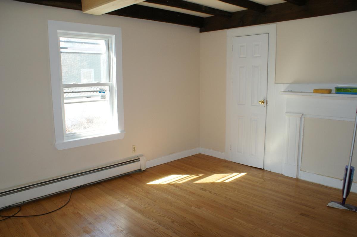 182 Oak Street - Photo 2 of 6