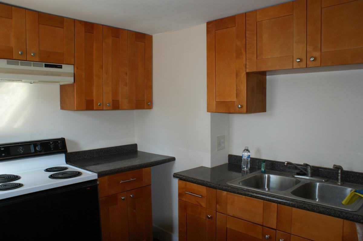 182 Oak Street - Photo 3 of 6