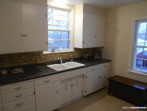 3218 Shores Blvd - Photo 3 of 14