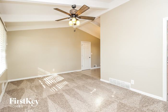 2000 Ne 64th St - Photo 2 of 15