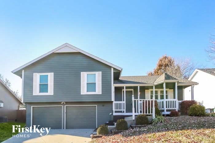 10050 N Central St - Photo 2 of 15