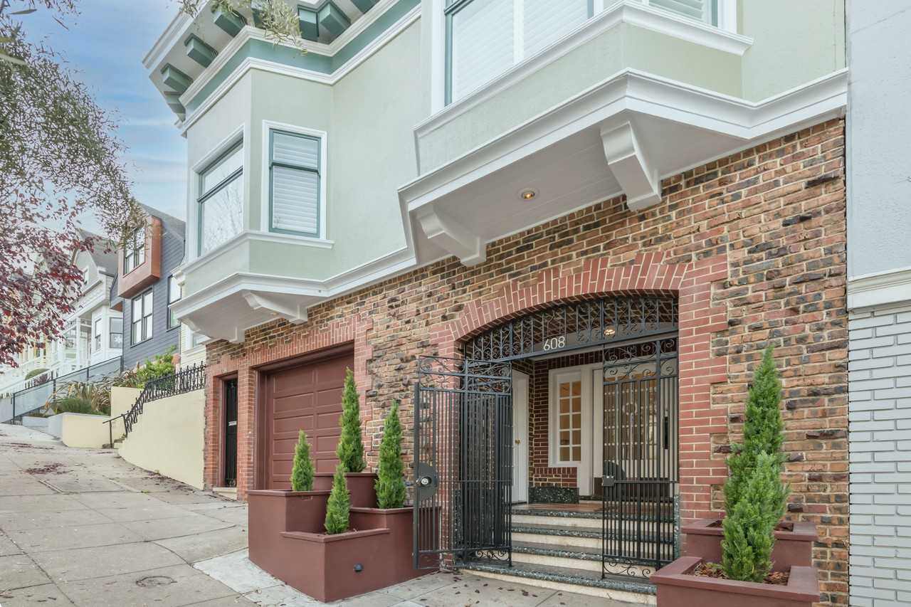 608 Noe St - Photo 2 of 40